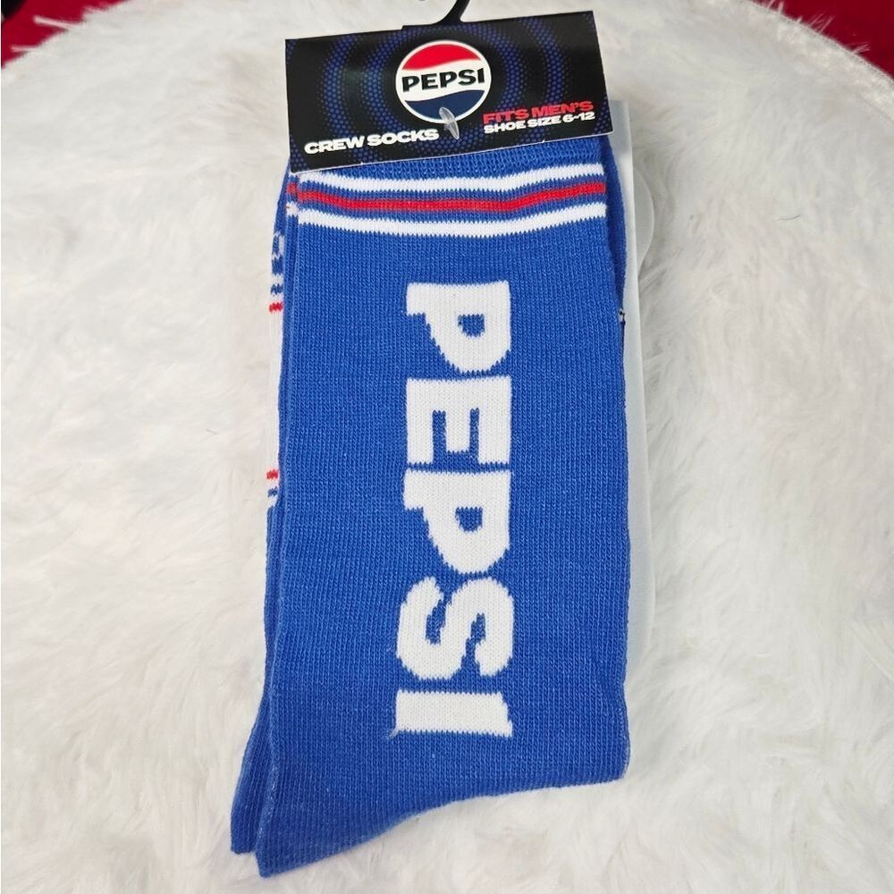 Pepsi Logo Crew Socks – Retro Soda Men’s Unisex Blue Novelty Pop Culture Fans